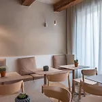 Travi Boutique By Holi סליאמה