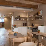 Travi Boutique By Holi * סליאמה