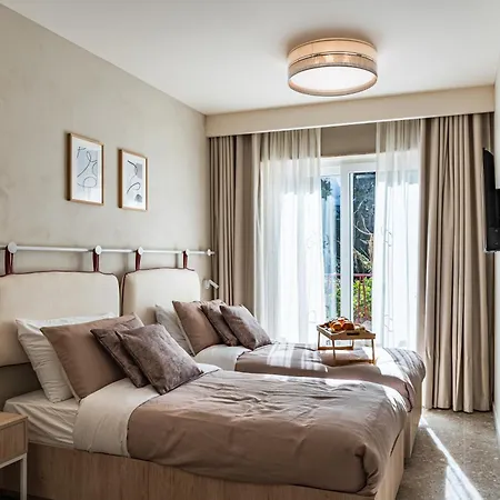 Travi Boutique By Holi סליאמה