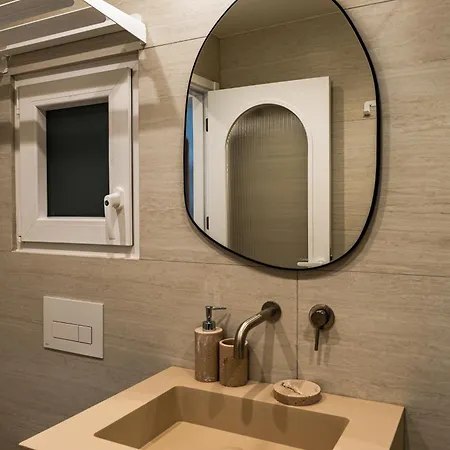 Travi Boutique By Holi *
