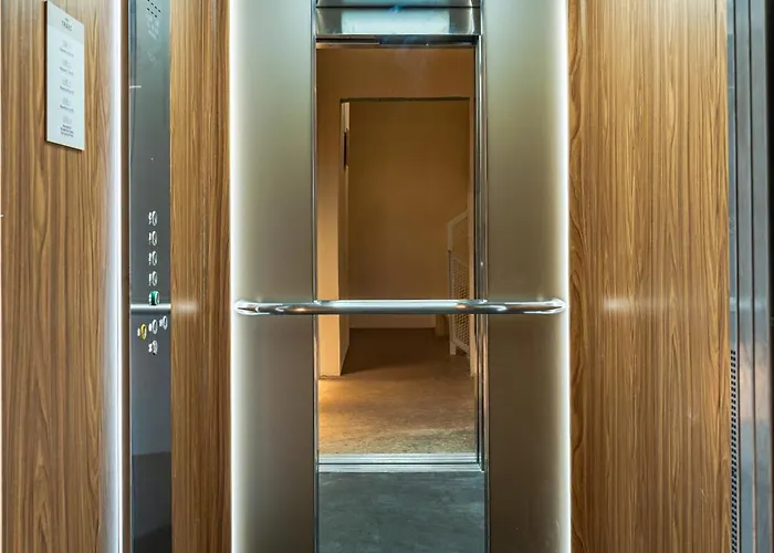 Travi Boutique By Holi *