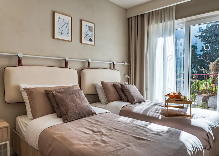 Travi Boutique By Holi * Sliema